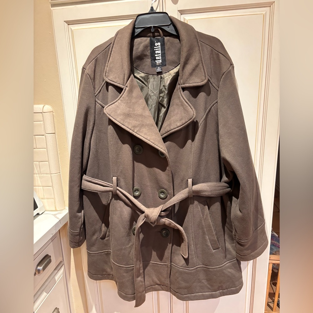 d.e.t.a.i.l.s. Intl green coat jacket size 2X comes with tie belt